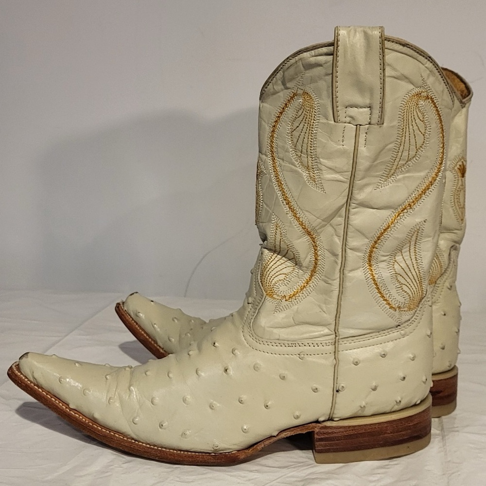 🧧Price Drop....DONALDO winter white ostrich western boots